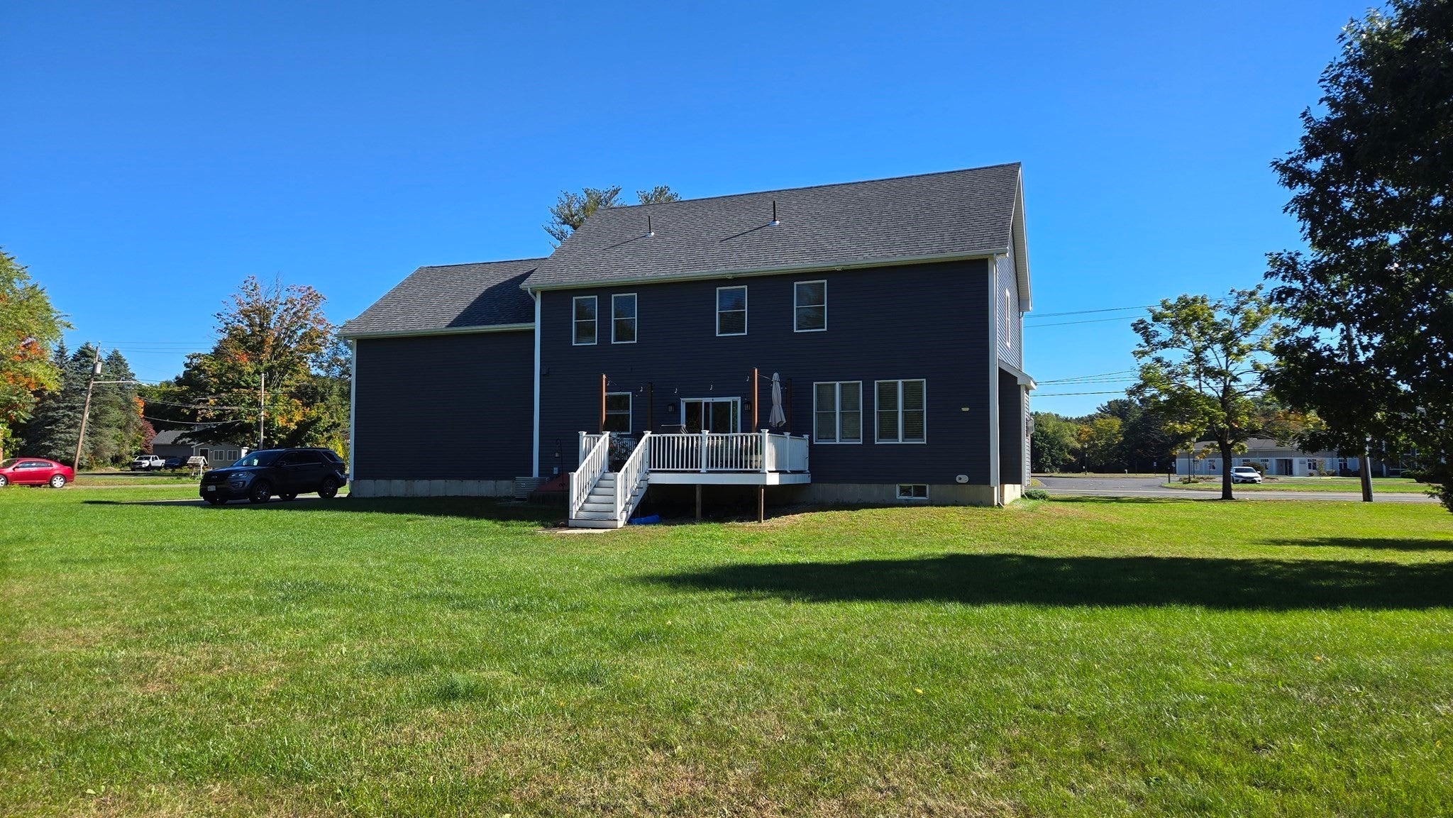 537 Southwick Rd