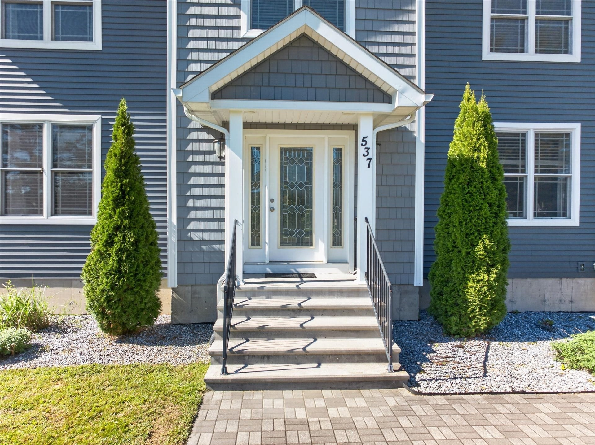 537 Southwick Rd