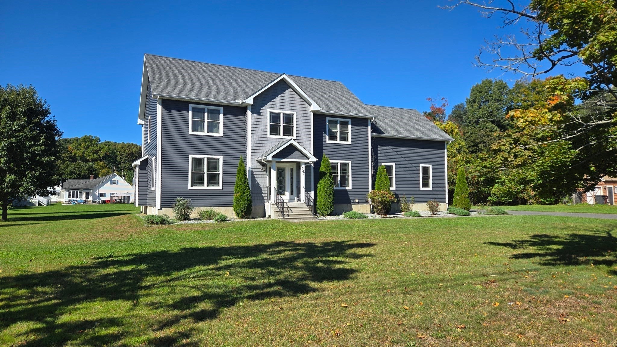 537 Southwick Rd
