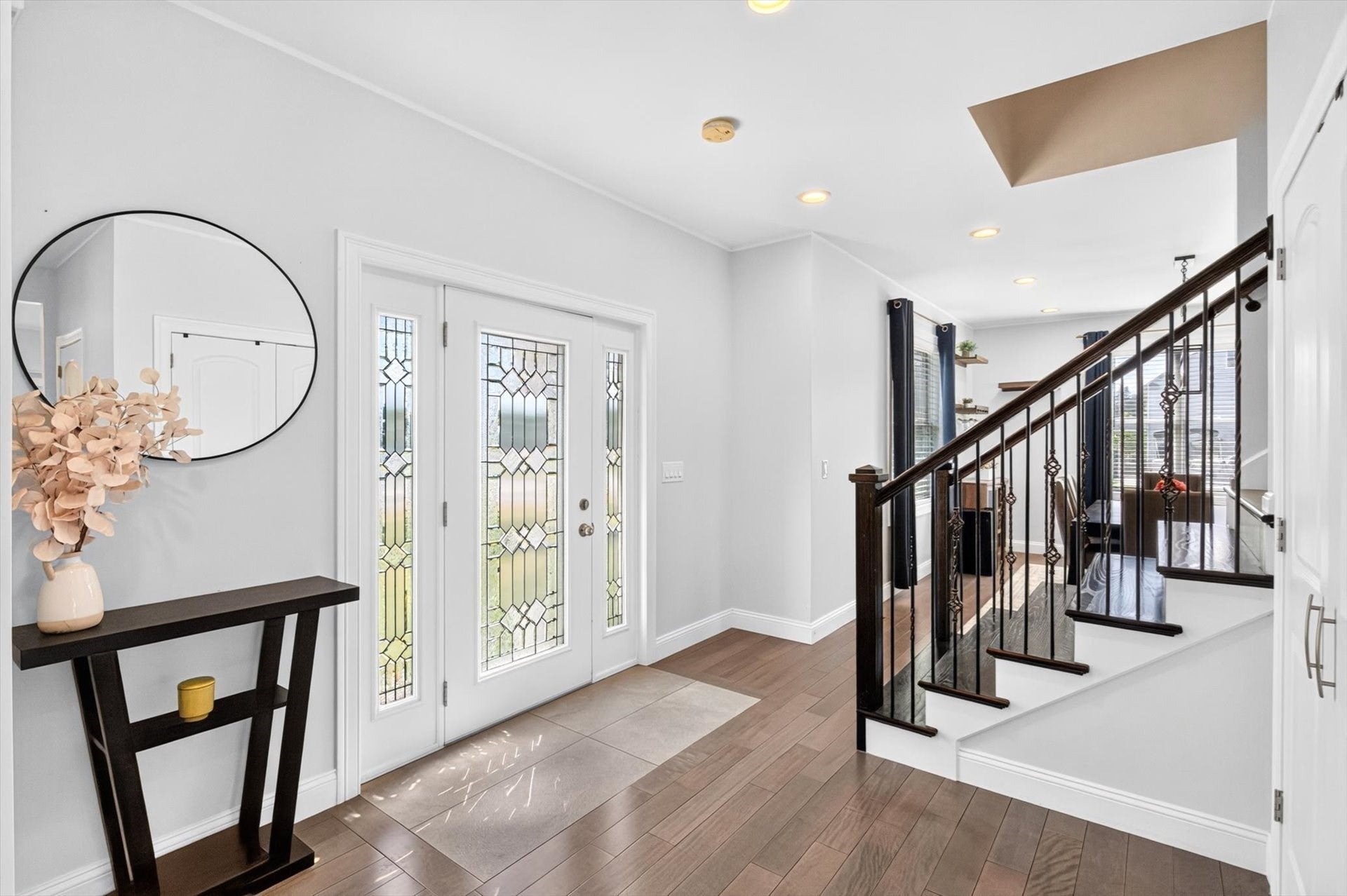 537 Southwick Rd