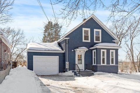 Photo of 29 Bradstreet Ave, Haverhill, MA 01835 (MLS # 73482075)