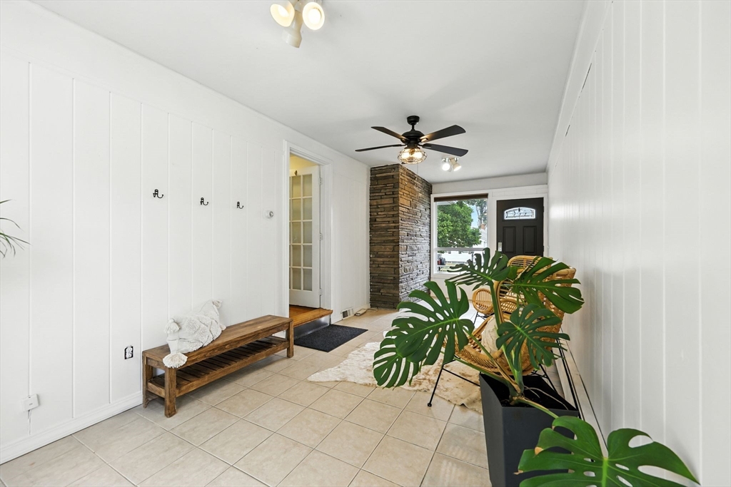 532 Winsor St