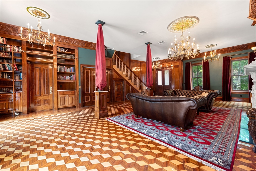 218 W Springfield Street