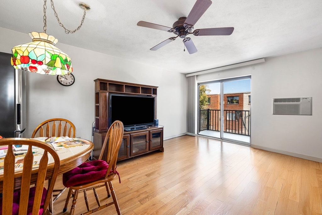 200 Governors Dr 39