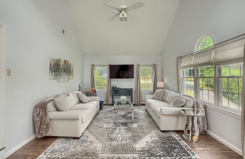 12 W Mountain Ln 12