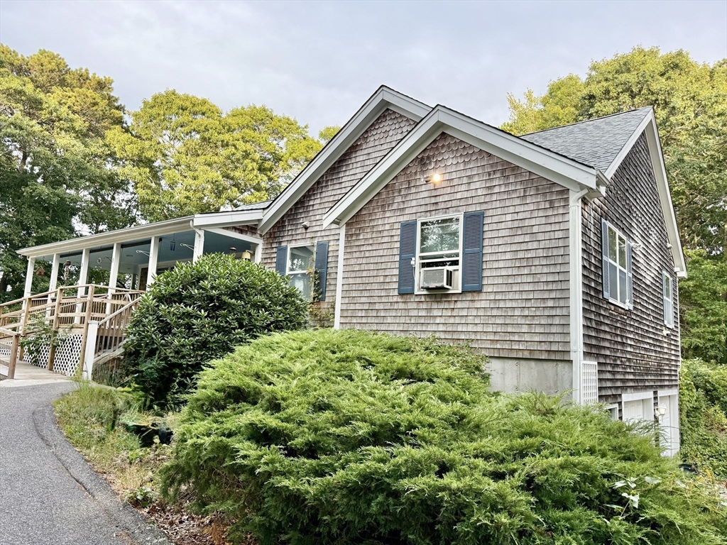 24 River Hill Rd