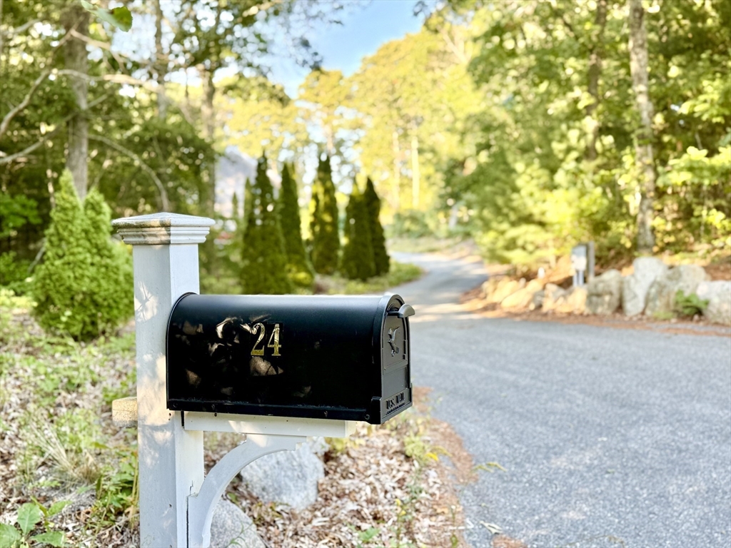 24 River Hill Rd