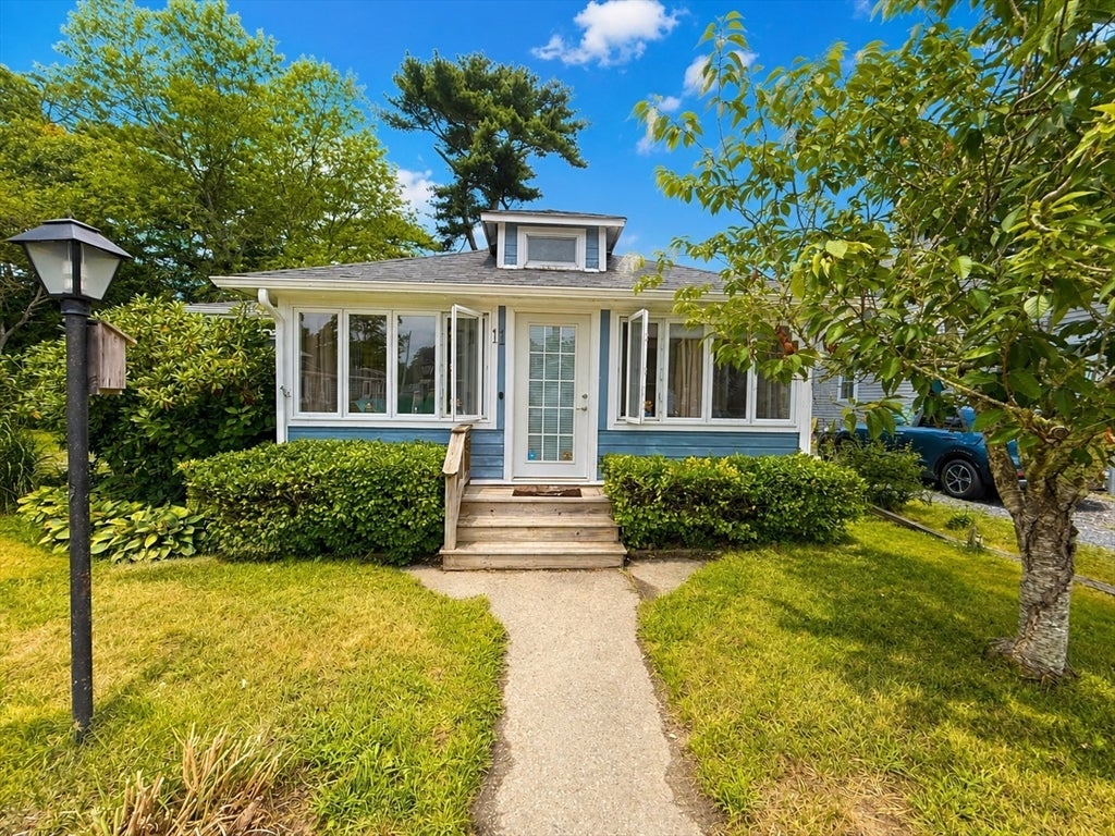 Photo of 11 Beechwood Place, Wareham, MA