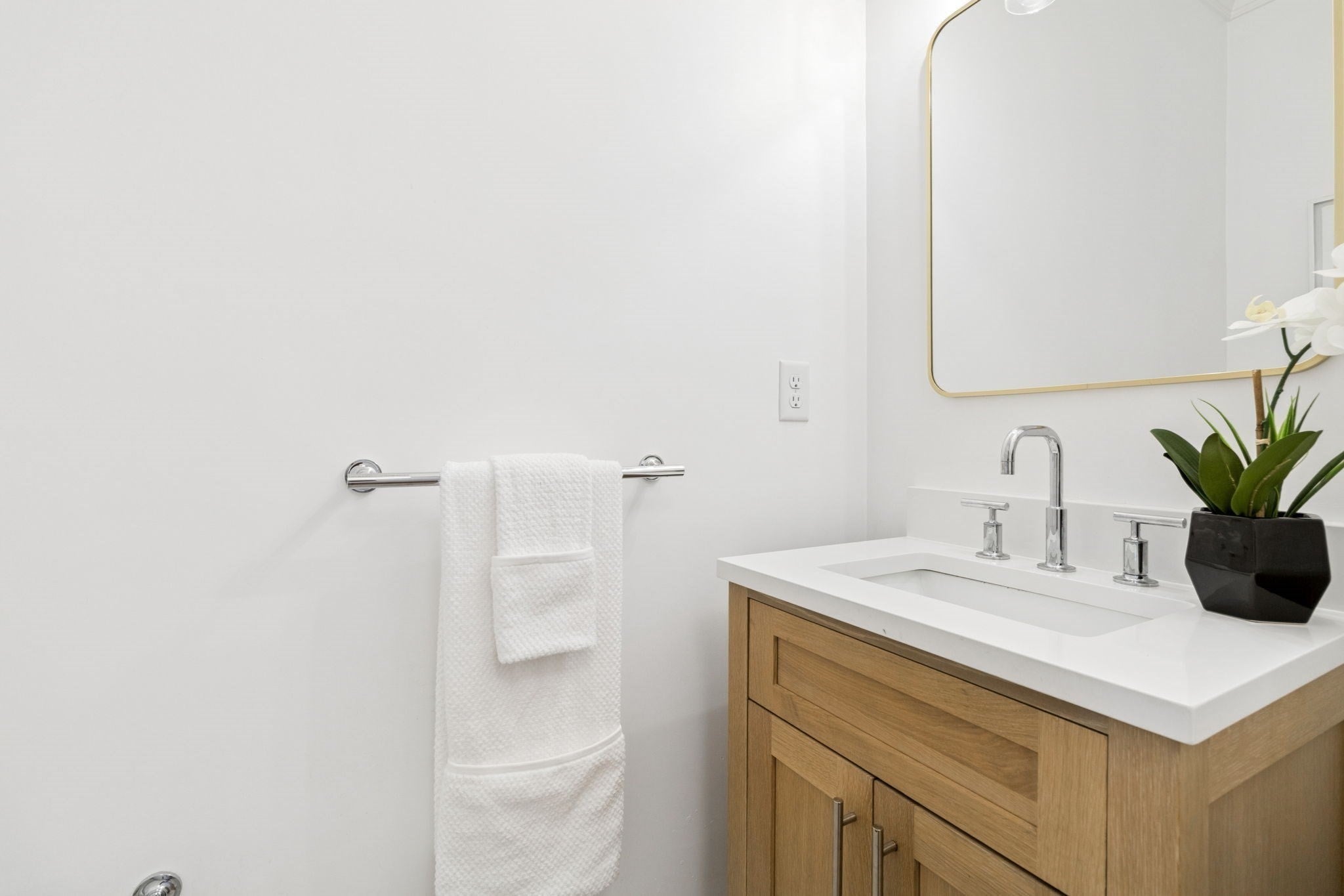 148 Pine St, Newton, MA Photo #11