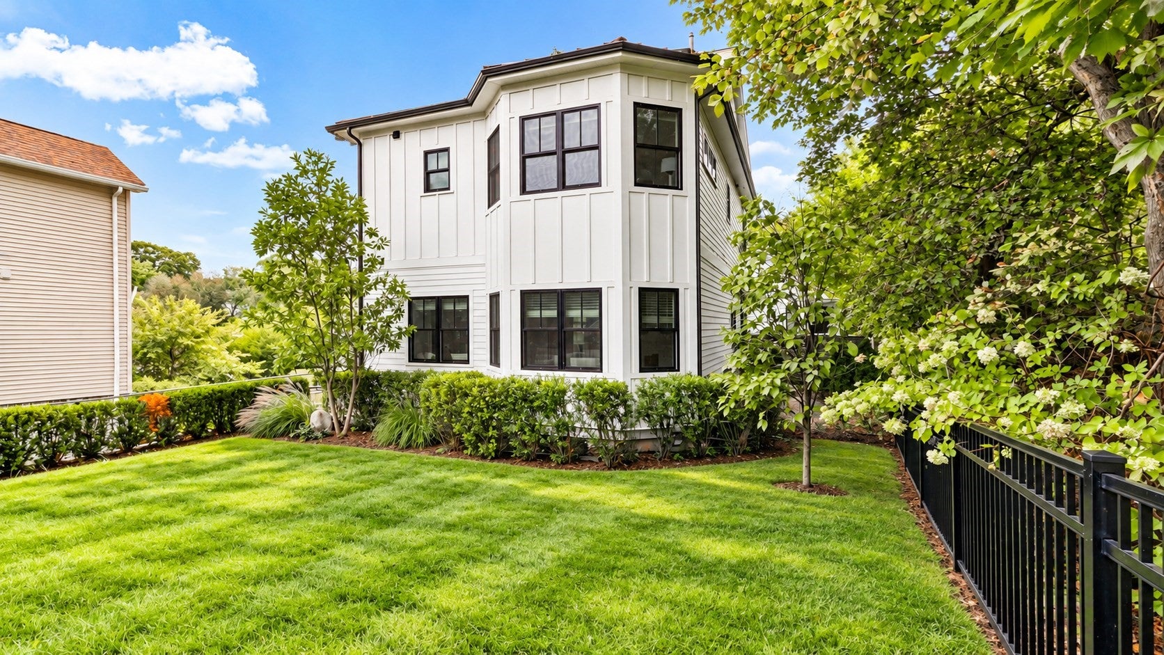 Photo of 148 Pine St, Newton, MA