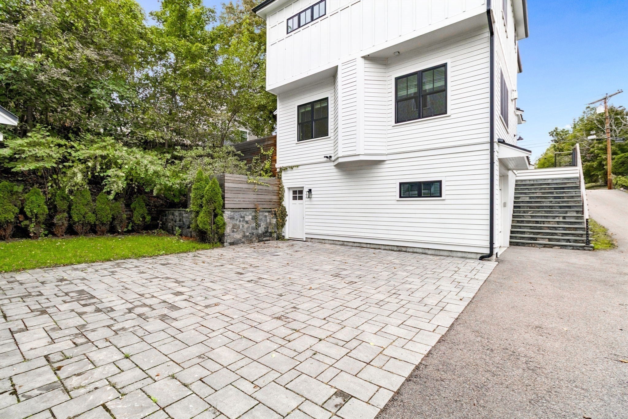 148 Pine St, Newton, MA Photo #27