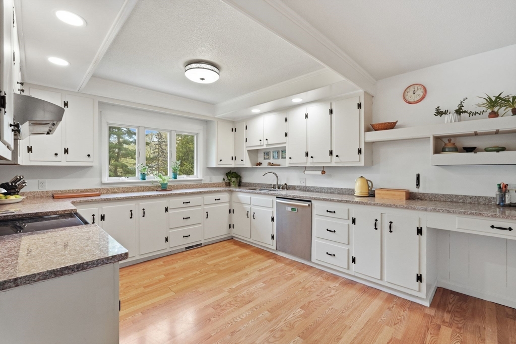 55 Mechanic Street, Amherst, MA Photo #14
