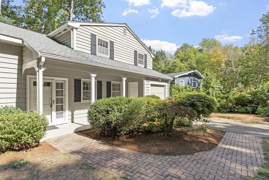 6 Black Horse Dr