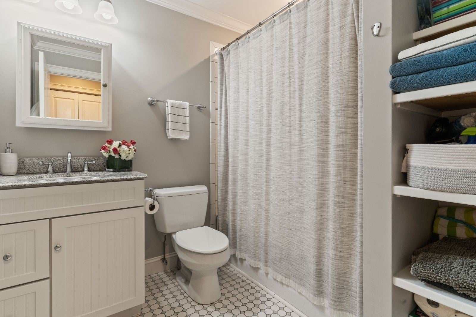 33 Winthrop Street #1, Boston, MA Photo #11