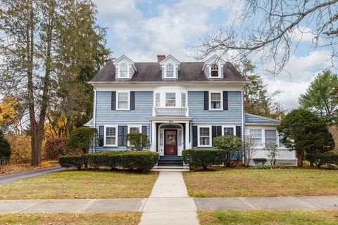 Photo of 154 Madison Ave, Holyoke, MA 01040 (MLS # 73476750)