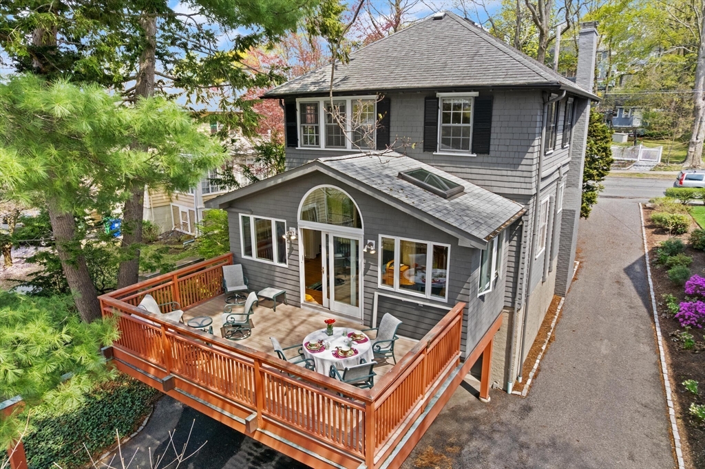9 Lewis Street