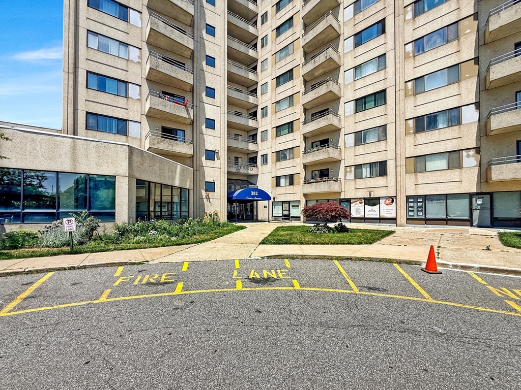 382 Ocean Ave 902