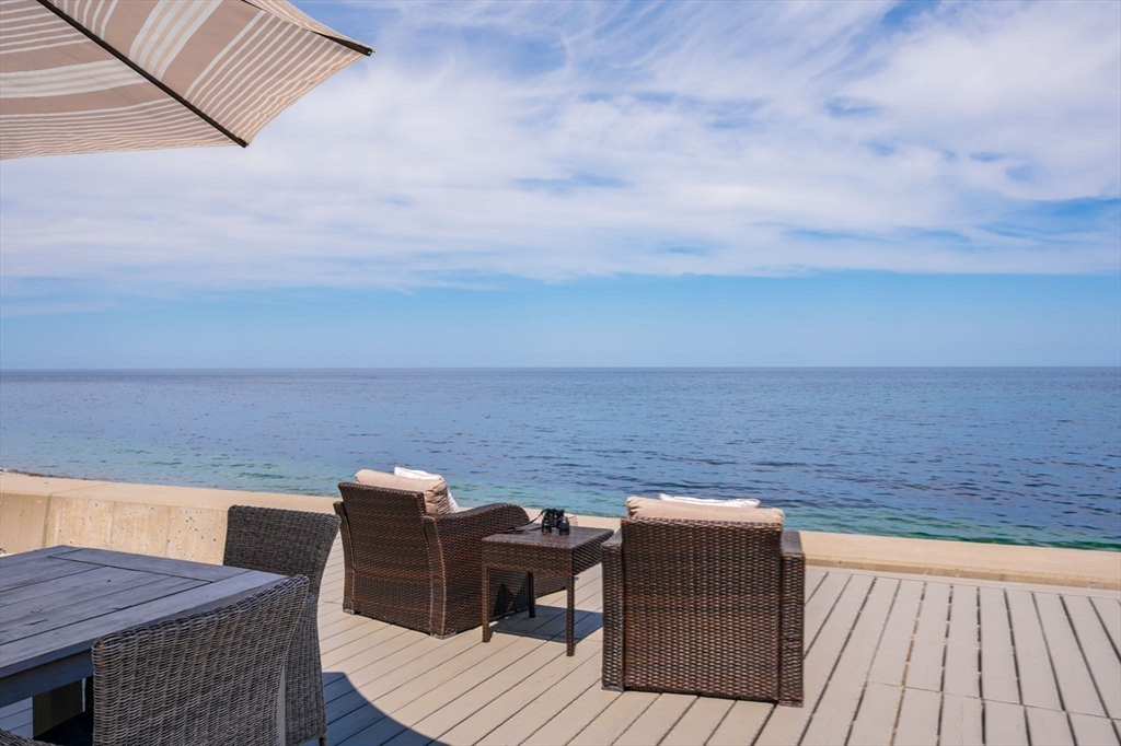 118 Oceanside Dr
