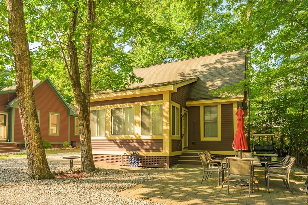 4 Acorn Ln 4