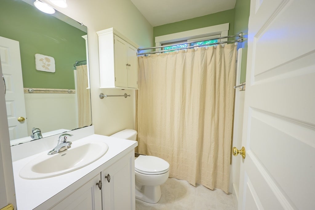 4 Acorn Ln #4, Westford, MA Photo #17