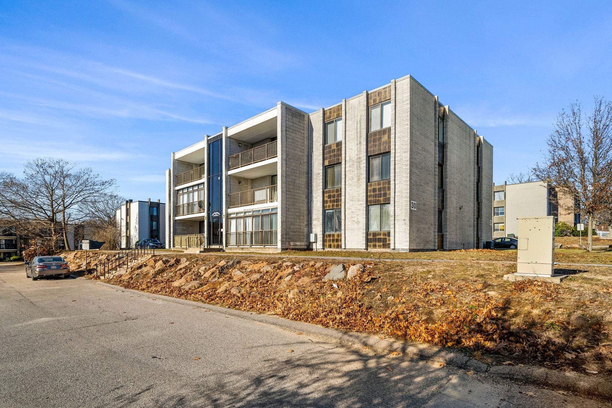 30 Skyline Dr
