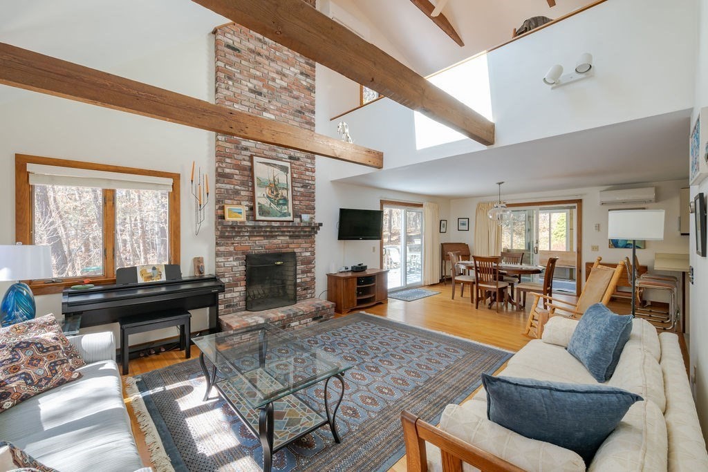 125 Governor Foss Dr