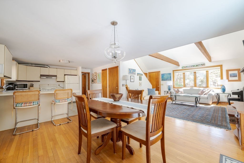 Wellfleet, Massachusetts 02667, United States, 3 Bedrooms Bedrooms, ,3 BathroomsBathrooms,Residential,Active,100577