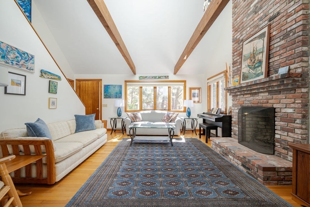 125 Governor Foss Dr