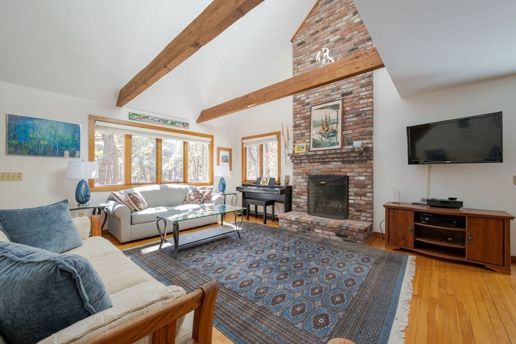 125 Governor Foss Dr