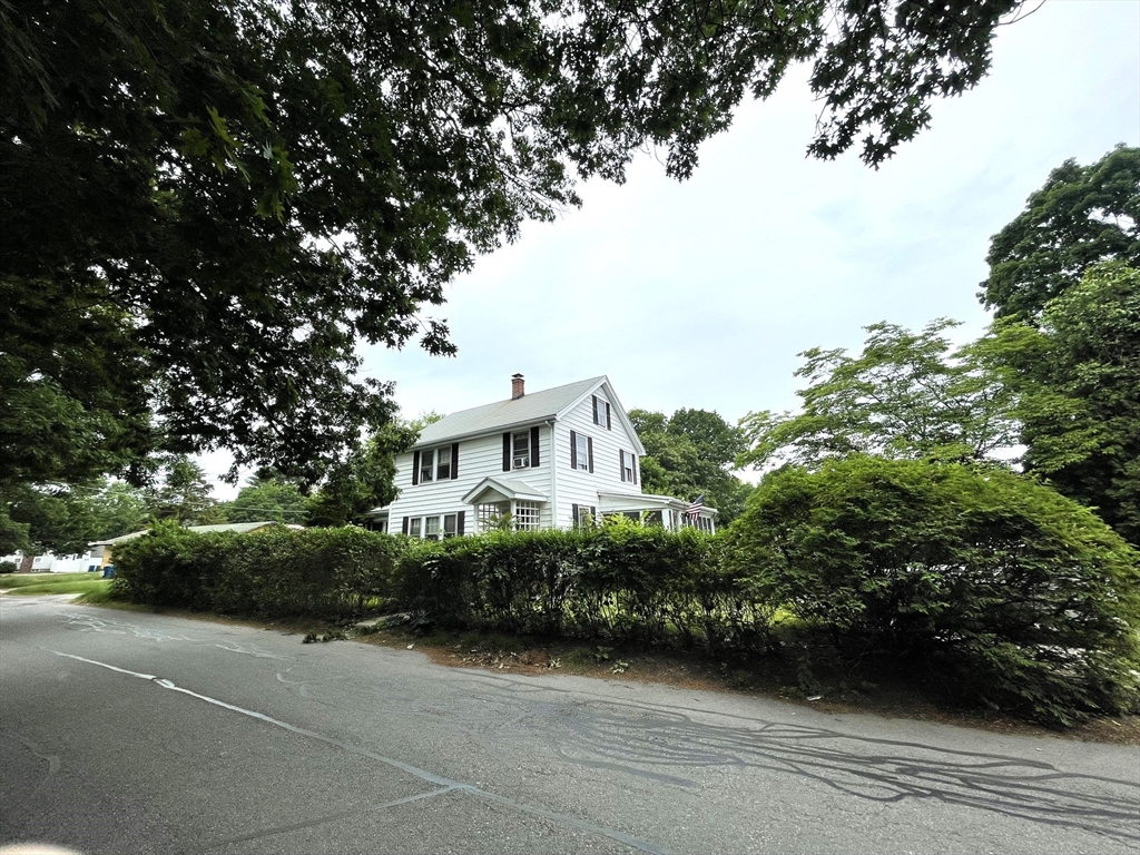3 Lowell St