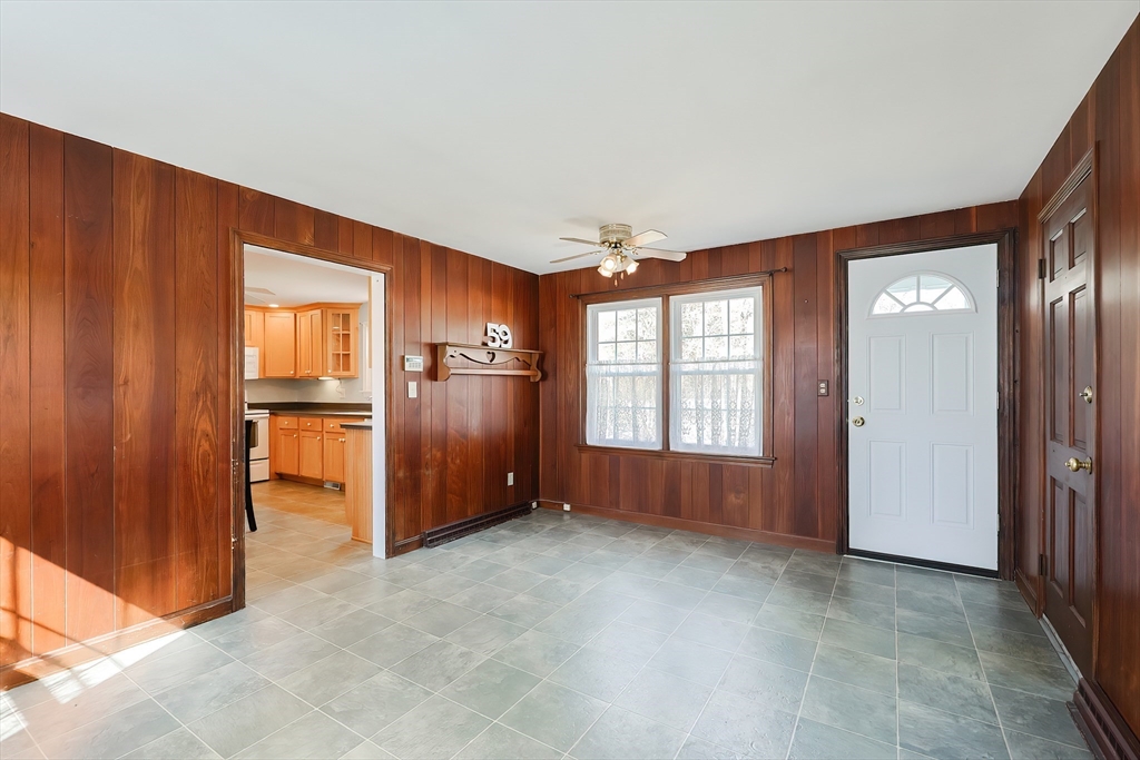 Attleboro, Massachusetts 02703, United States, 4 Bedrooms Bedrooms, ,2 BathroomsBathrooms,Residential,Active,96439