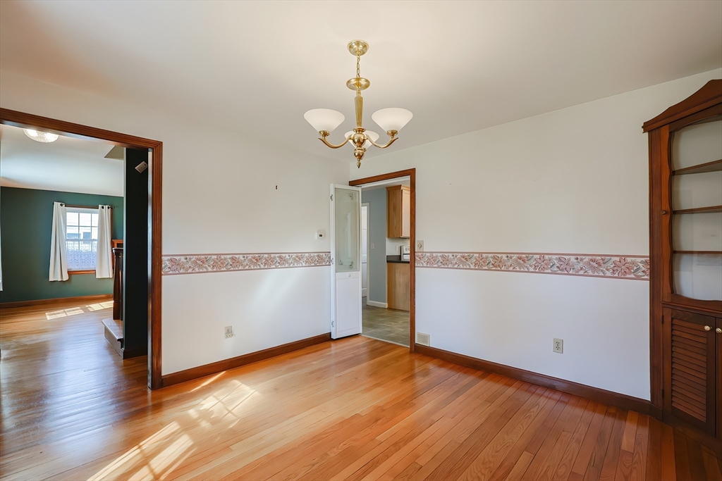 Attleboro, Massachusetts 02703, United States, 4 Bedrooms Bedrooms, ,2 BathroomsBathrooms,Residential,Active,96439