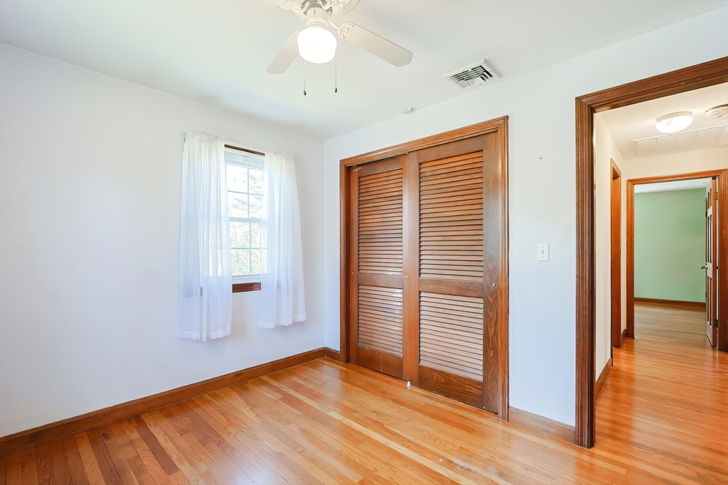 Attleboro, Massachusetts 02703, United States, 4 Bedrooms Bedrooms, ,2 BathroomsBathrooms,Residential,Active,96439