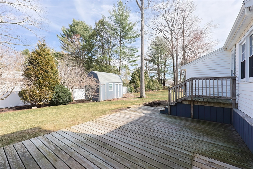 Attleboro, Massachusetts 02703, United States, 4 Bedrooms Bedrooms, ,2 BathroomsBathrooms,Residential,Active,96439