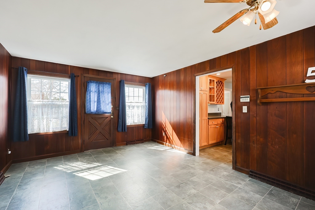 Attleboro, Massachusetts 02703, United States, 4 Bedrooms Bedrooms, ,2 BathroomsBathrooms,Residential,Active,96439