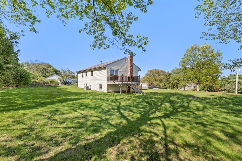 Billerica, Massachusetts 01821, United States, 3 Bedrooms Bedrooms, ,1 BathroomBathrooms,Residential,Pending,131329