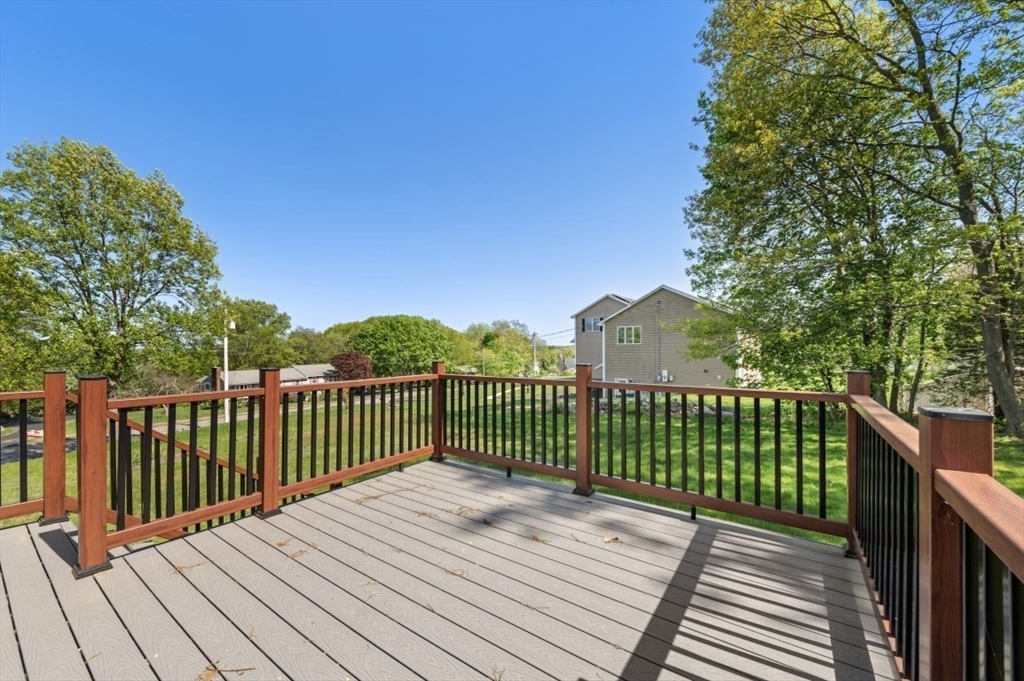 Billerica, Massachusetts 01821, United States, 3 Bedrooms Bedrooms, ,1 BathroomBathrooms,Residential,Pending,131329