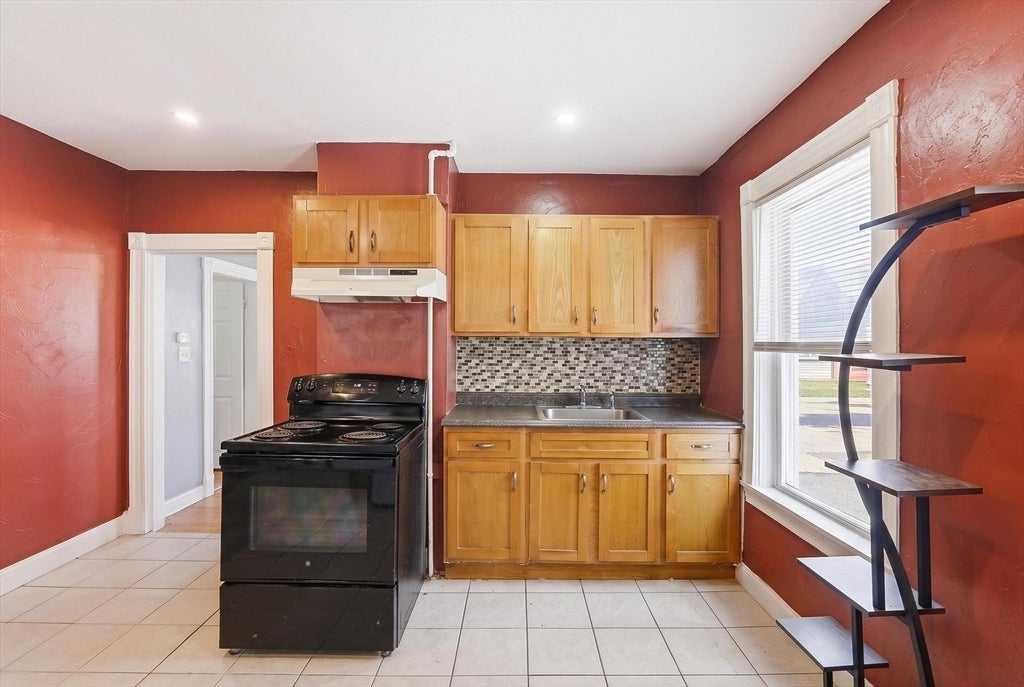 132 Huntington St, Brockton, MA, 132 Huntington St, Brockton, MA Photo #8