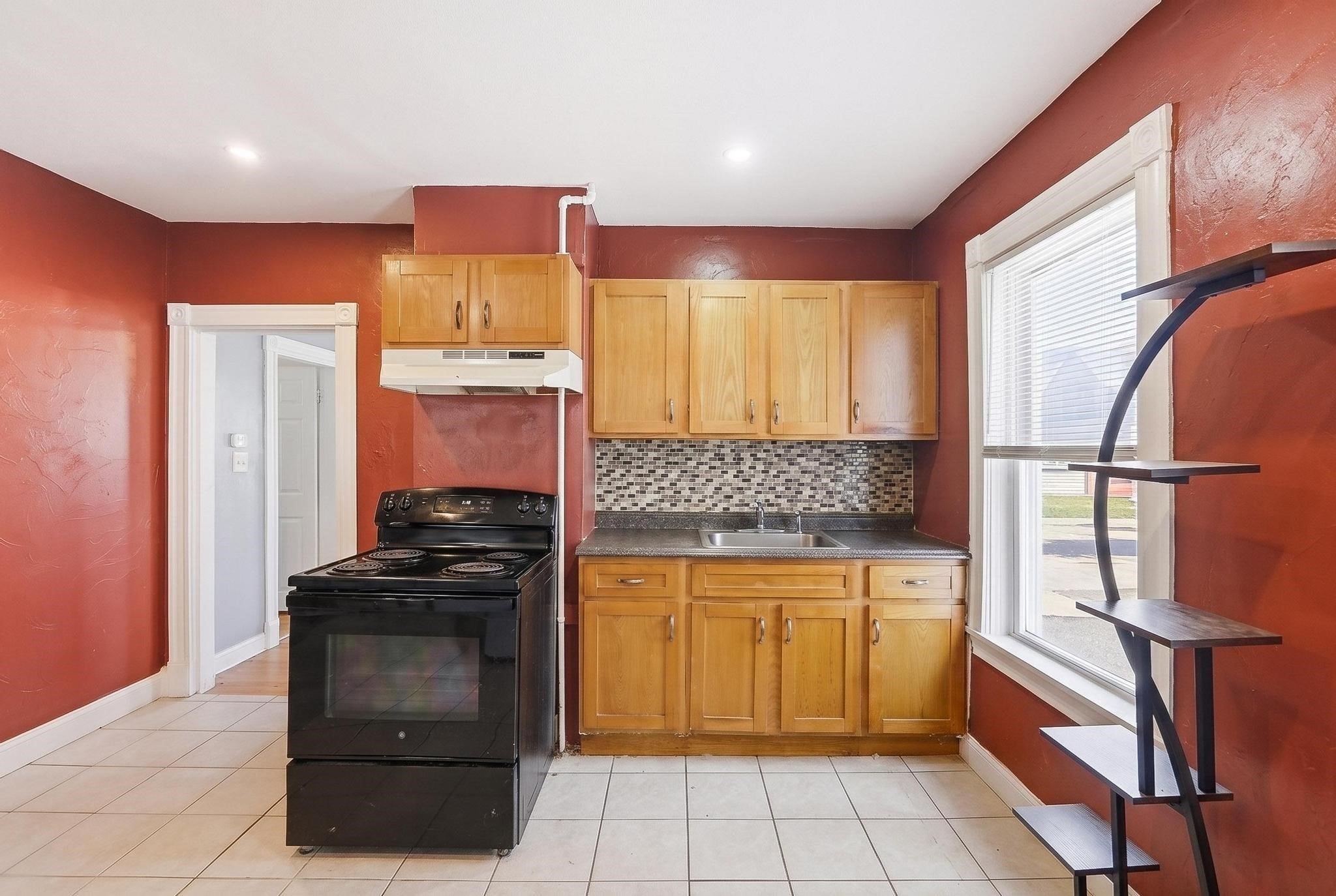 132 Huntington St, Brockton, MA Photo #8