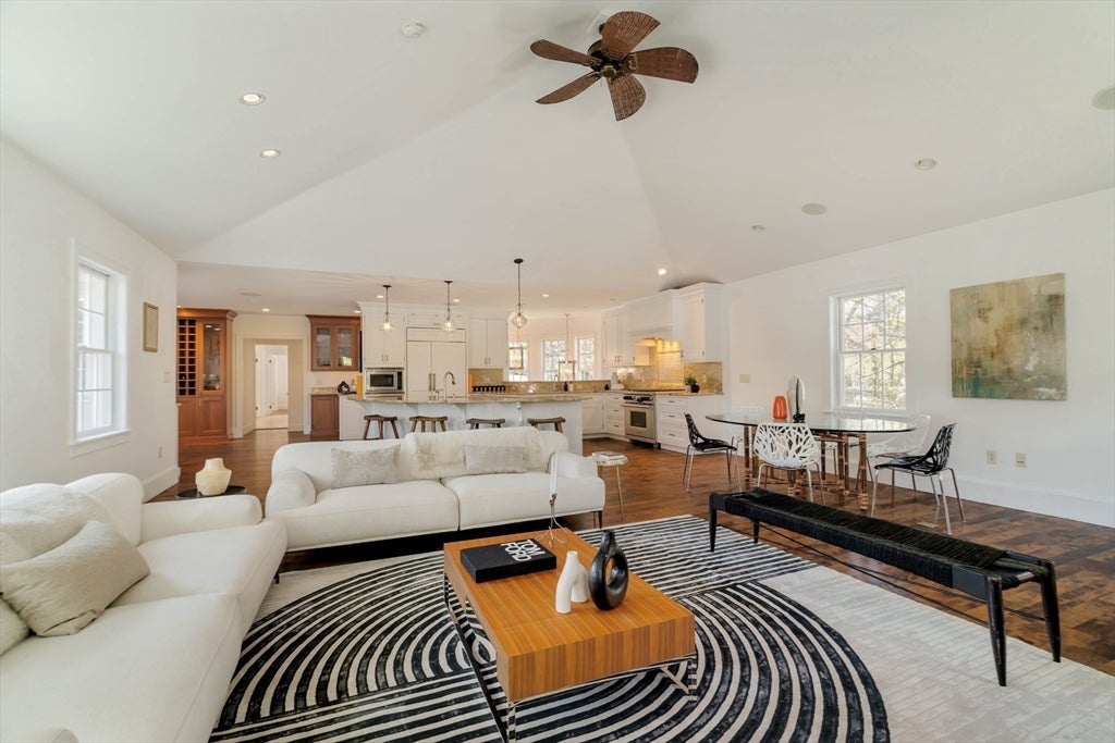 10 Rangeley Road, Winchester, MA Photo #15