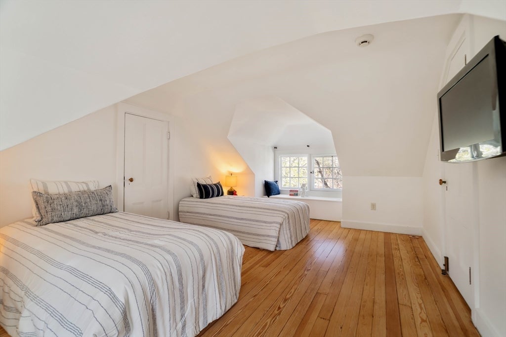 10 Rangeley Road, Winchester, MA Photo #32