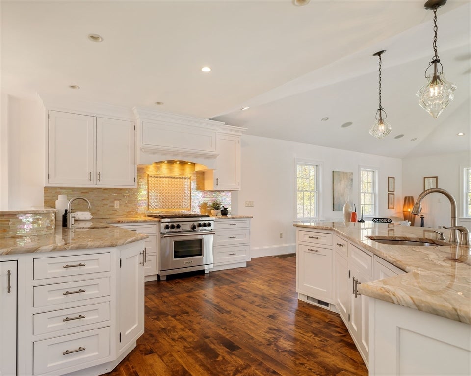 10 Rangeley Road, Winchester, MA Photo #12