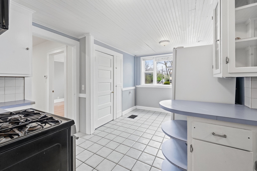 300 Lynn Street, Peabody, MA Photo #9