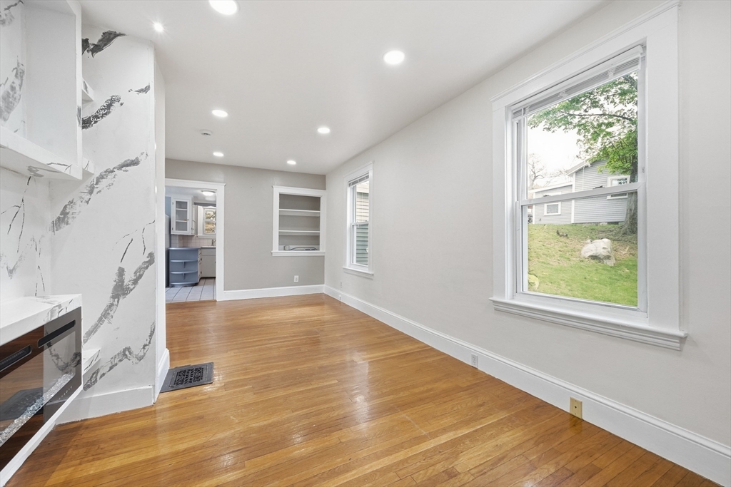 300 Lynn Street, Peabody, MA Photo #5