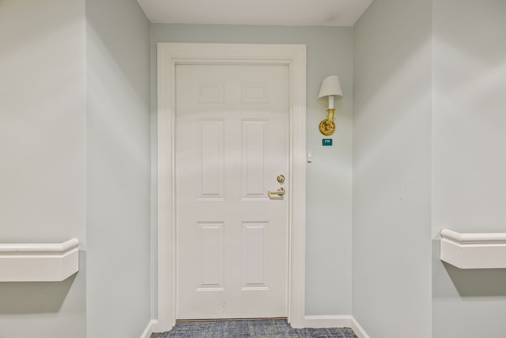 110 Dillingham 215