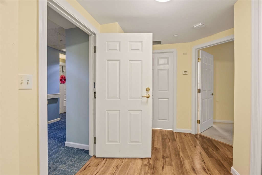 110 Dillingham 215