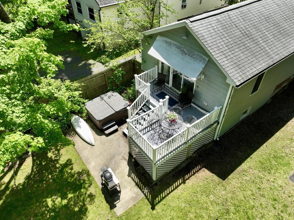 42 Water St