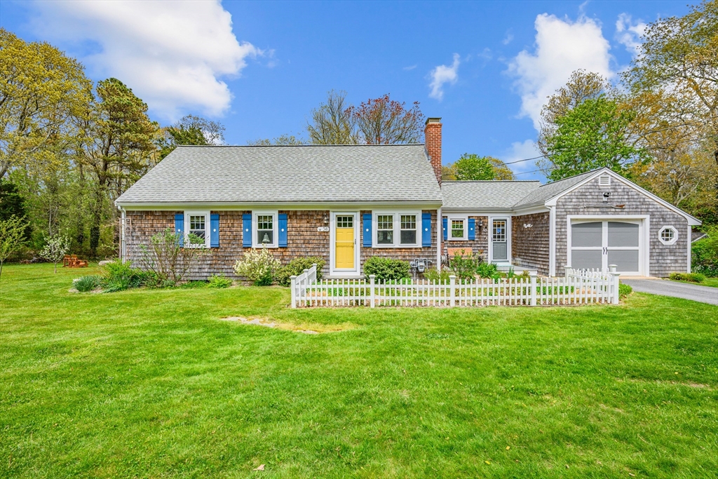 24 Acorn Dr