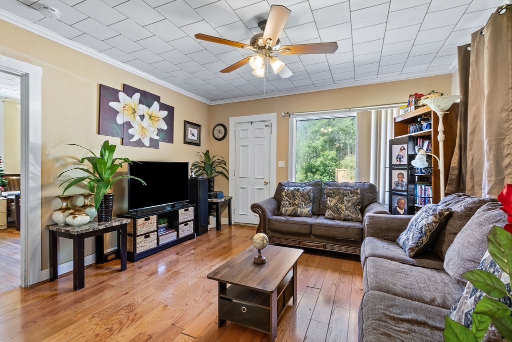 82 Sunset Dr