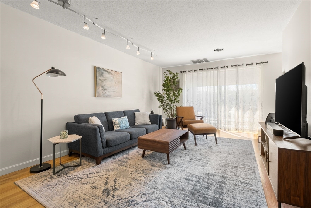 1206 Greendale Ave 217